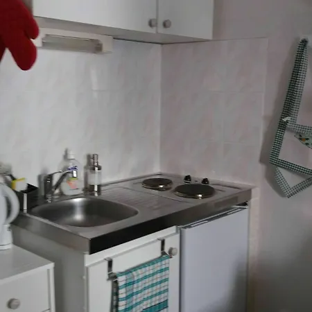 La Cascade Et Des Halles *