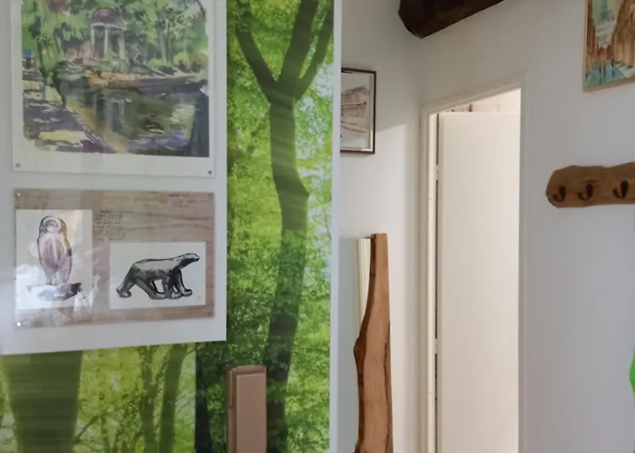 La Cascade Et Des Halles Dijon